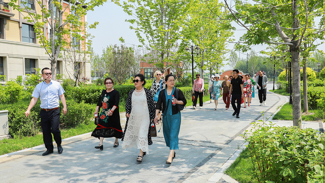 夏日几许 芳华悦己 —哈尔滨道里区教育局离退休教师参观宜康康养中心